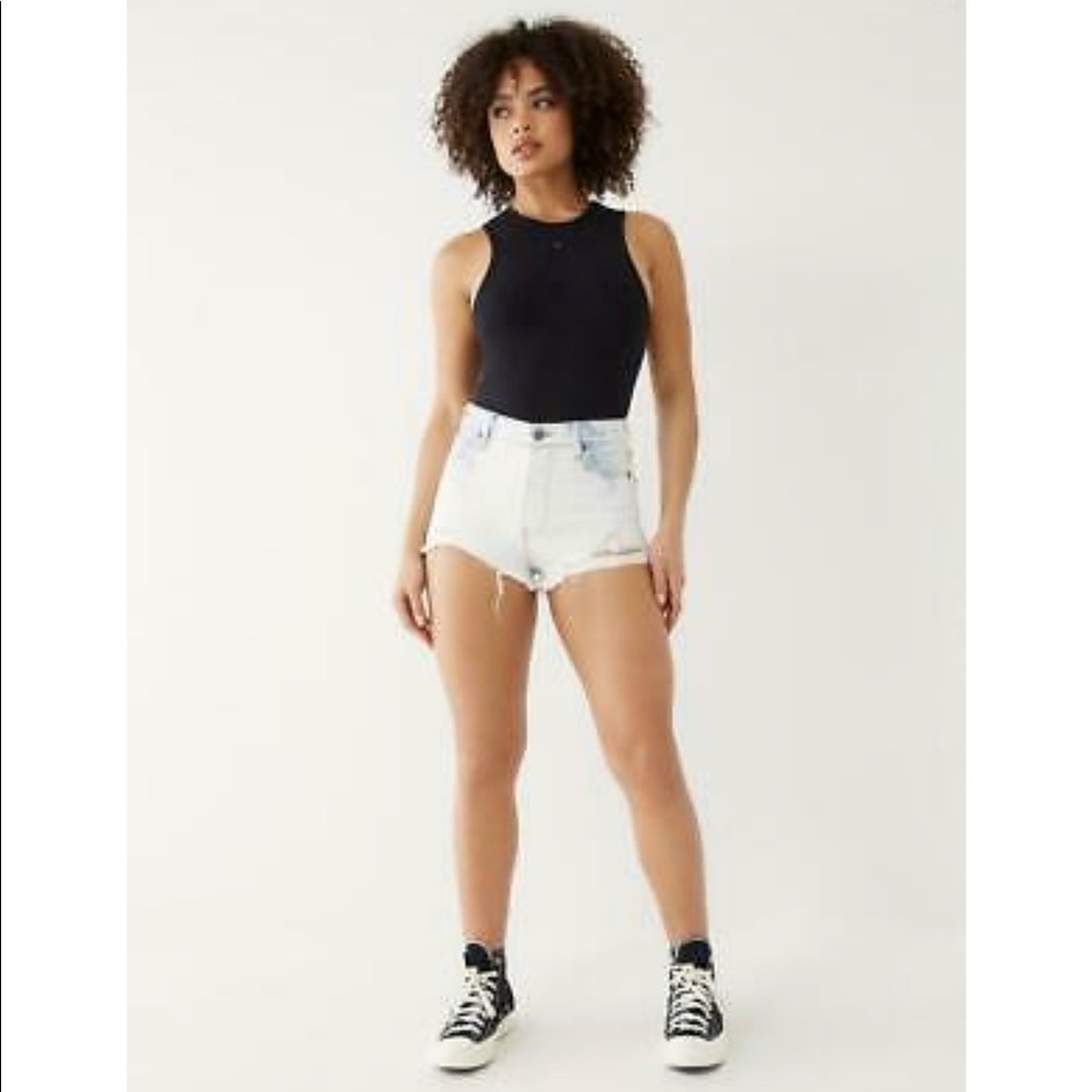 True Religion Shorts Ultra High Rise Fray Hem White Whisper Destroy Size 28 NWT - Picture 2 of 10